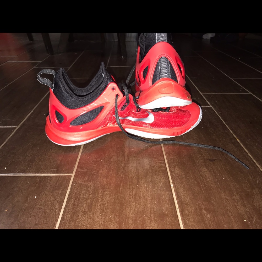 Nike shoes 👟🔴 - Picture 7 of 8